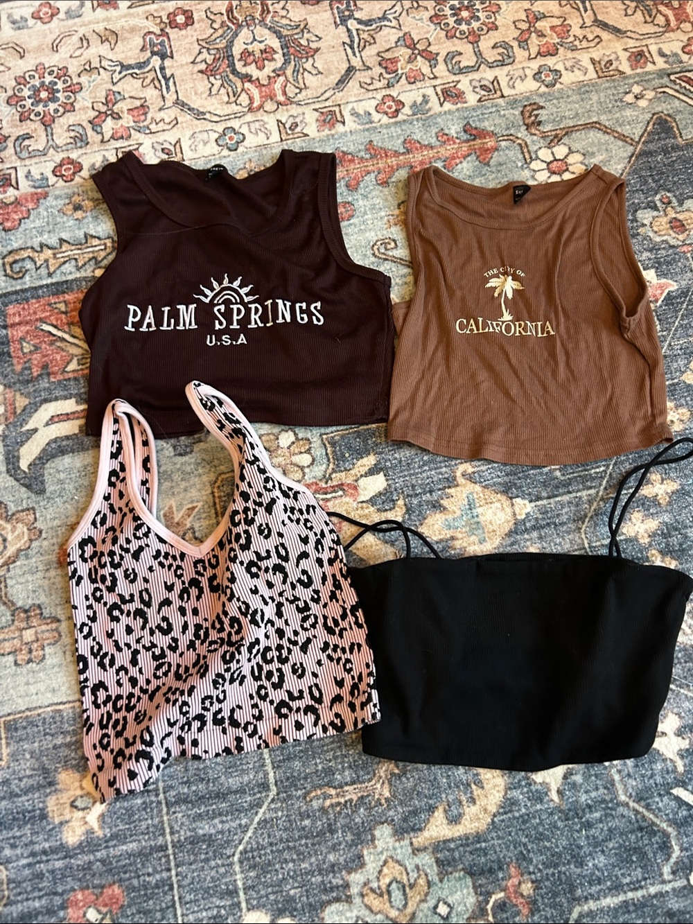 Lot of 4 Small Tanks